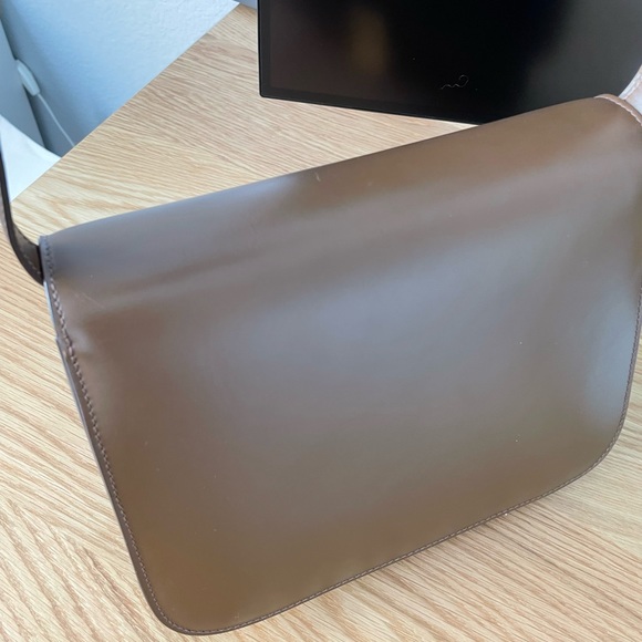 CELINE MEDIUM CLASSIC BAG IN BOX CALFSKIN
CAMEL - Picture 10 of 13